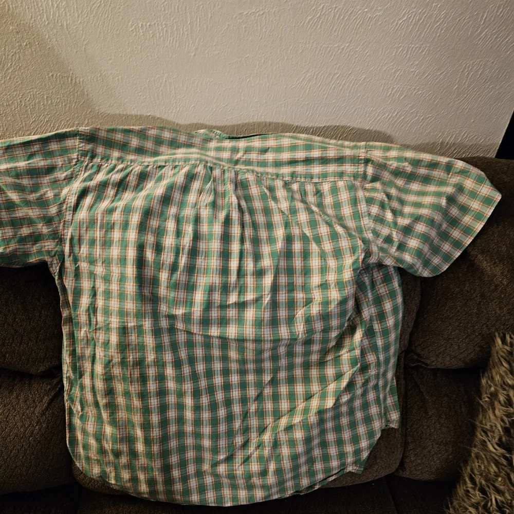 Button up - Picture 2 of 3
